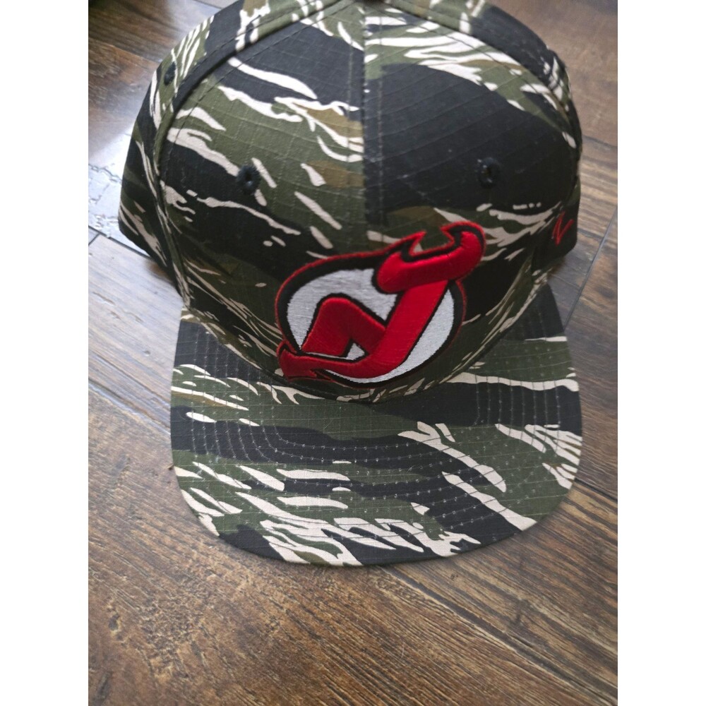 Zephyr New Jersey Devils NHL Green Camo Red Brim One Size Snapback Hat